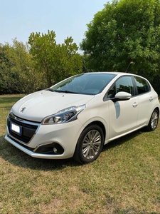 Usato 2018 Peugeot 208 1.6 Diesel 75 CV (10.300 €)