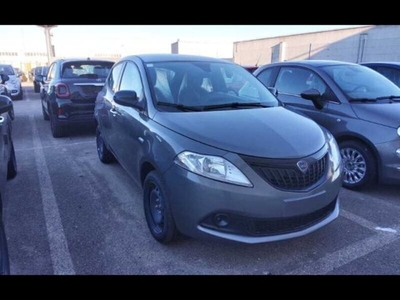 Usato 2023 Lancia Ypsilon 1.0 El_Hybrid 69 CV (14.600 €)