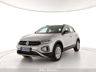 Usato 2023 VW T-Roc 1.5 Benzin 150 CV (30.500 €)