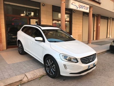 Volvo XC60 XC 60 D4 2.0D 190CV E6 Geartronic Momentum TETTO NAVY XENO H/K 19