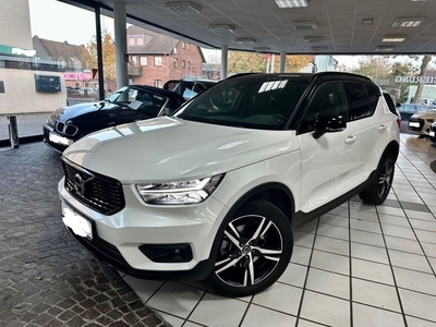 Volvo XC40 D4 AWD Geartronic Momentum usato