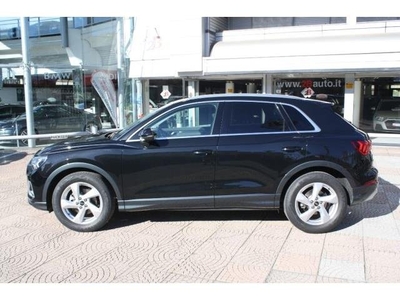 AUDI Q3 35 2.0TDI S tronic Business Advanced