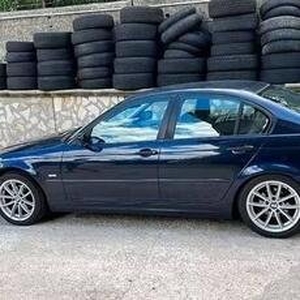 BMW Serie 3 318i cat 4 porte del 2000 usata a Cava de' Tirreni