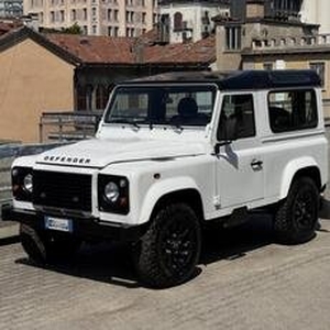 Land Rover Defender 90 2.2 TD4 Station Wagon SE N1 del 2015 usata a Milano