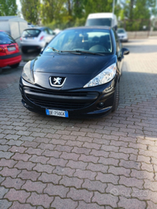 Peugeot 207 5 p 1.4
