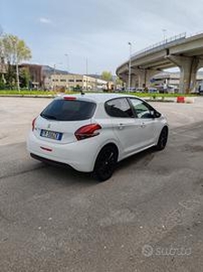 Peugeot 208 - 2018