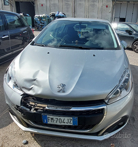 Peugeot 208 bluhdi 2017 incidentata