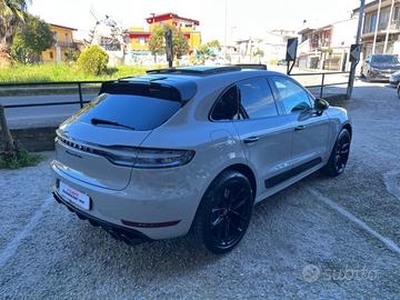 Porsche Macan Turbo 2.9 441 cv Sport Design Gesso