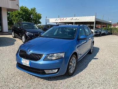 SKODA - Octavia - 1.6 TDI CR DSG Executive