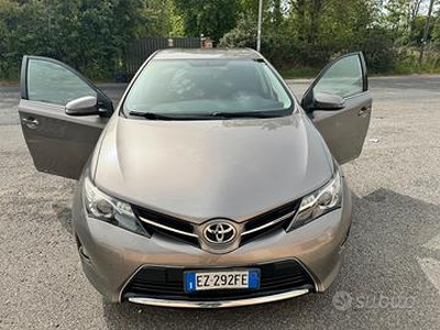 TOYOTA Auris - 2015