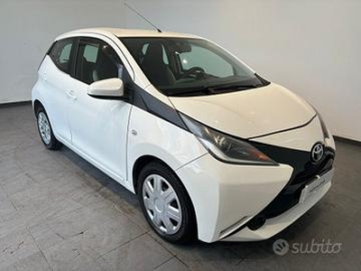 TOYOTA Aygo 1.0 VVT-i 69 CV 5 porte x-clusiv