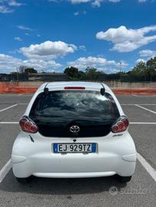 Toyota aygo connect 2011