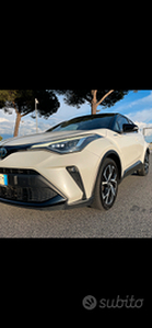 Toyota chr style 2000