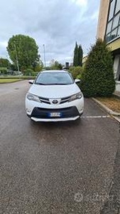 TOYOTA RAV4 2.0D 4WD Style White Edition