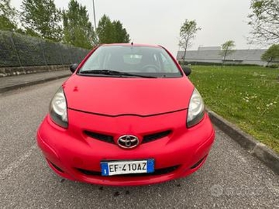 Toyota Yaris 1.0 5 porte Now GPL