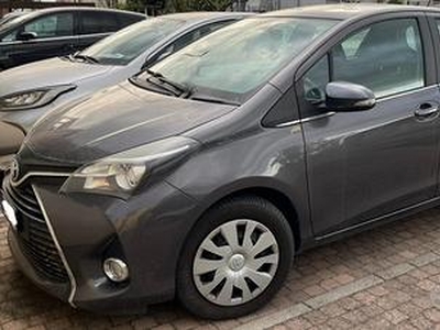 Toyota yaris 1.0 benzina 69 cv - neopatentati