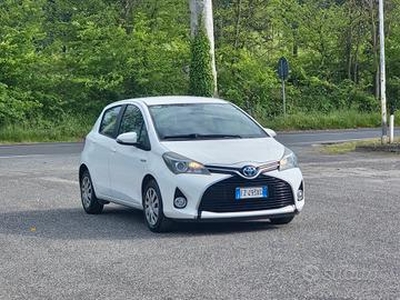 Toyota Yaris 1.5 Hybrid 5 porte Cool 2015 E6 Autom