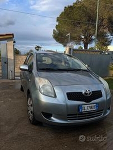 TOYOTA Yaris - 2008