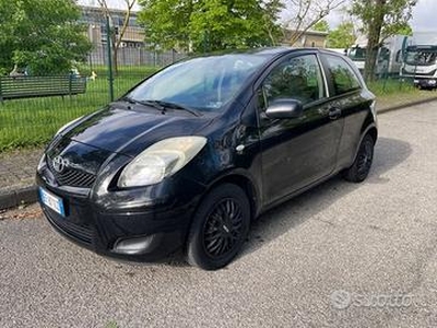 TOYOTA Yaris - 2011 UNICO PRO OK NEO PATENTATI