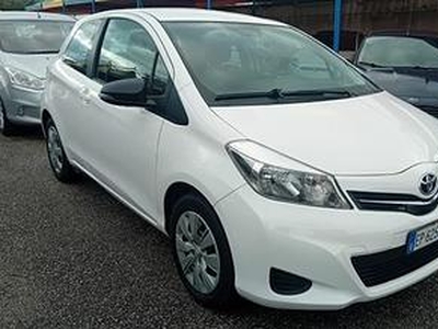 Toyota yaris 3P-1000 benzina-2013