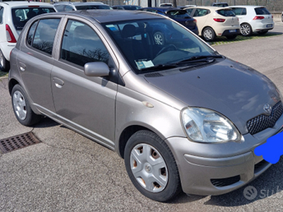 TOYOTA Yaris del 2003 per neopatentati