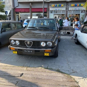 Usato 1984 Alfa Romeo Alfetta 2.0 Benzin 129 CV (14.000 €)