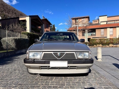 Usato 1988 Alfa Romeo 75 2.0 Benzin 148 CV (14.000 €)