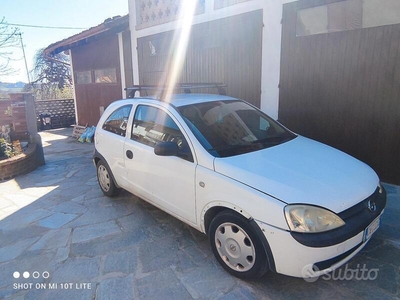 Usato 2002 Opel Corsa 1.0 Benzin 58 CV (400 €)