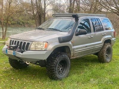 Usato 2003 Jeep Cherokee 4.7 Benzin 223 CV (6.800 €)