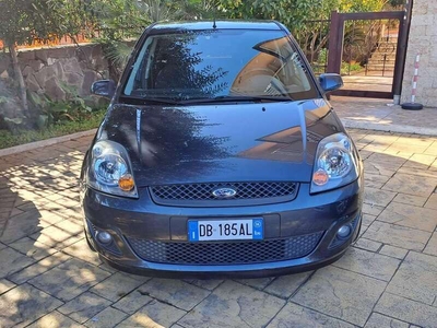 Venduto Ford Fiesta FiestaV 2006 5p 1. - auto usate in vendita