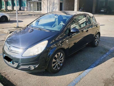 Usato 2010 Opel Corsa 1.2 Benzin 86 CV (3.550 €)