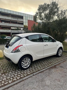 Usato 2012 Lancia Ypsilon 1.2 Benzin 60 CV (5.800 €)