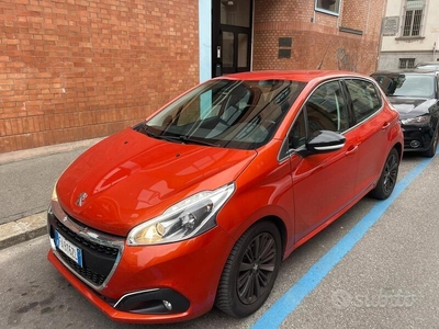 Usato 2015 Peugeot 208 1.4 Diesel 68 CV (8.800 €)