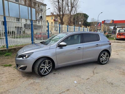 Usato 2015 Peugeot 308 1.6 Diesel 120 CV (8.500 €)