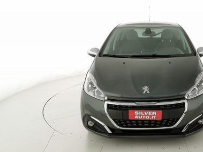 Usato 2016 Peugeot 208 1.2 Benzin 110 CV (9.900 €)