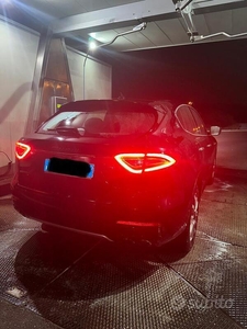 Usato 2017 Maserati Levante 3.0 Diesel 275 CV (38.000 €)