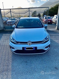 Usato 2017 VW Golf 1.6 Diesel 116 CV (17.999 €)