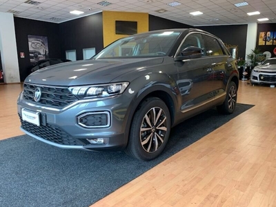 Usato 2021 VW T-Roc 1.0 Benzin 110 CV (21.900 €)