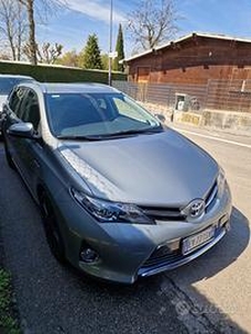 Vendessi bellissima Toyota auris