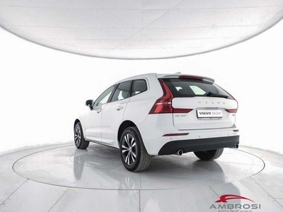 VOLVO XC60 B4 (d) AWD Geartronic Momentum Pro