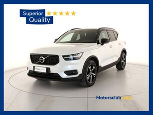 2019 VOLVO XC40