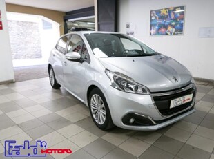 Peugeot 208 75 5 porte Active usato