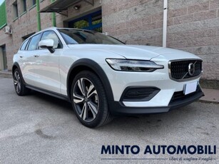 Volvo V60 Cross Country 2.0 b4 Plus awd auto usato