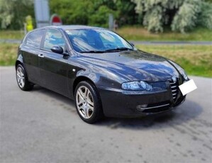 Alfa Romeo 147 1.9 JTD (115) 3 porte Distinctive usato