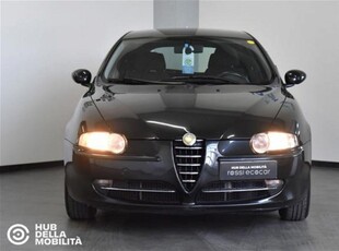 Alfa Romeo 147 1.9 JTD (115) 3 porte Distinctive usato