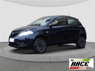 Lancia Ypsilon 0.9 TwinAir 85 CV 5 porte Metano Ecochic Silver usato