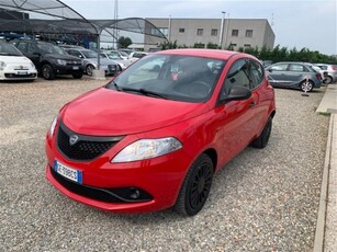 Lancia Ypsilon 1.0 FireFly 5 porte S&S Hybrid Ecochic Gold usato