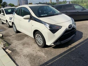 Toyota Aygo 1.0 VVT-i 72 CV 5 porte x-play MMT usato