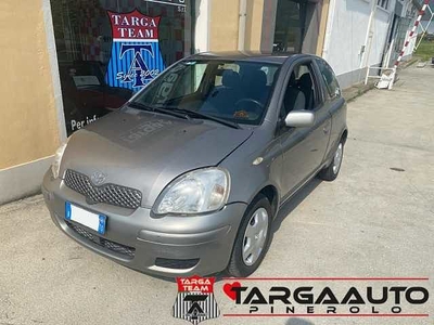 Toyota Yaris 1.0i 16V cat 3 porte da Targa Auto S.r.l.