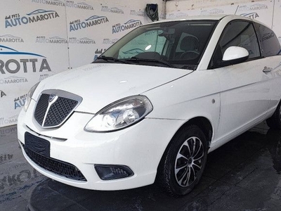 Lancia Ypsilon 1.3 mjt 16v MomoDesign (sport)